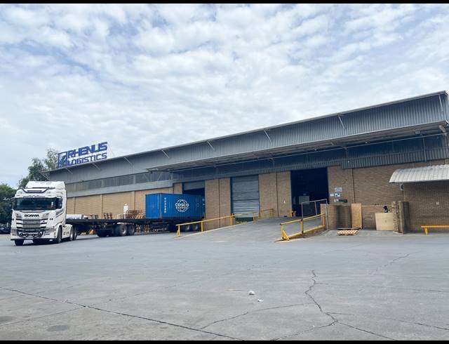 15,614M² WAREHOUSE TO LET IN LONGMEADOW